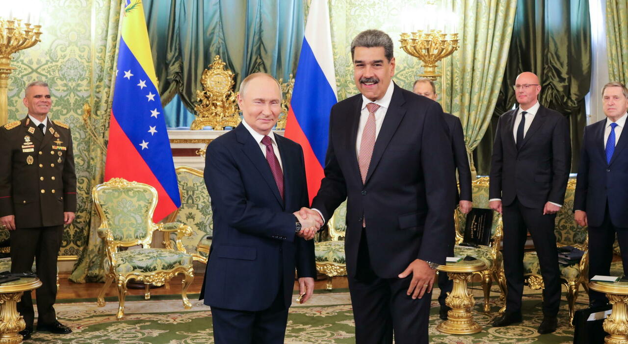 Attacco al Venezuela, la Russia dalla «condanna dell'aggressione» ai rapporti con Trump: la posizione di Putin