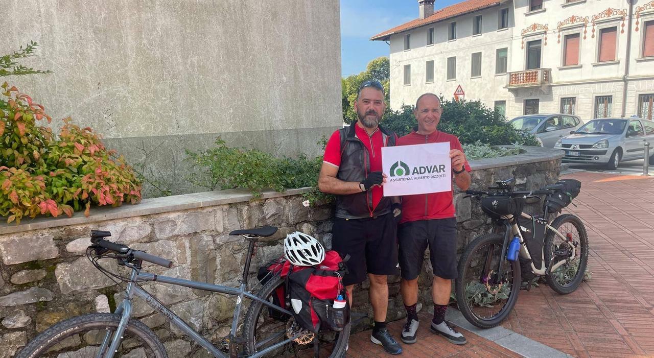 La Patagonia in bicicletta per sostenere l’Advar, i ciclisti: «Un sogno diventato realtà»