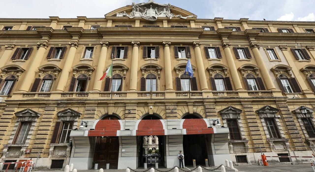 Btp, il calendario delle emissioni di titoli di Stato. Ipotesi spread a 50 punti, si parte con 38 miliardi