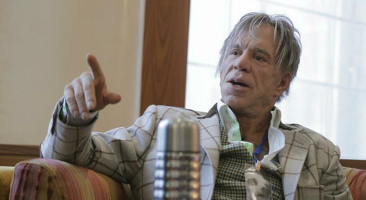 Mickey Rourke rischia lo sfratto e lancia una raccolta fondi. «Situazione molto difficile e urgente»