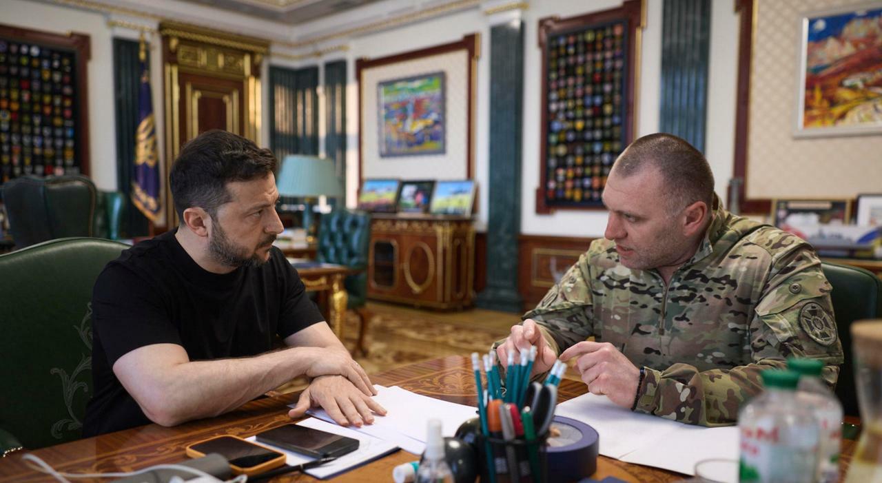 Nuovi bombardamenti su Kharkiv. E Zelensky licenzia il capo dei servizi