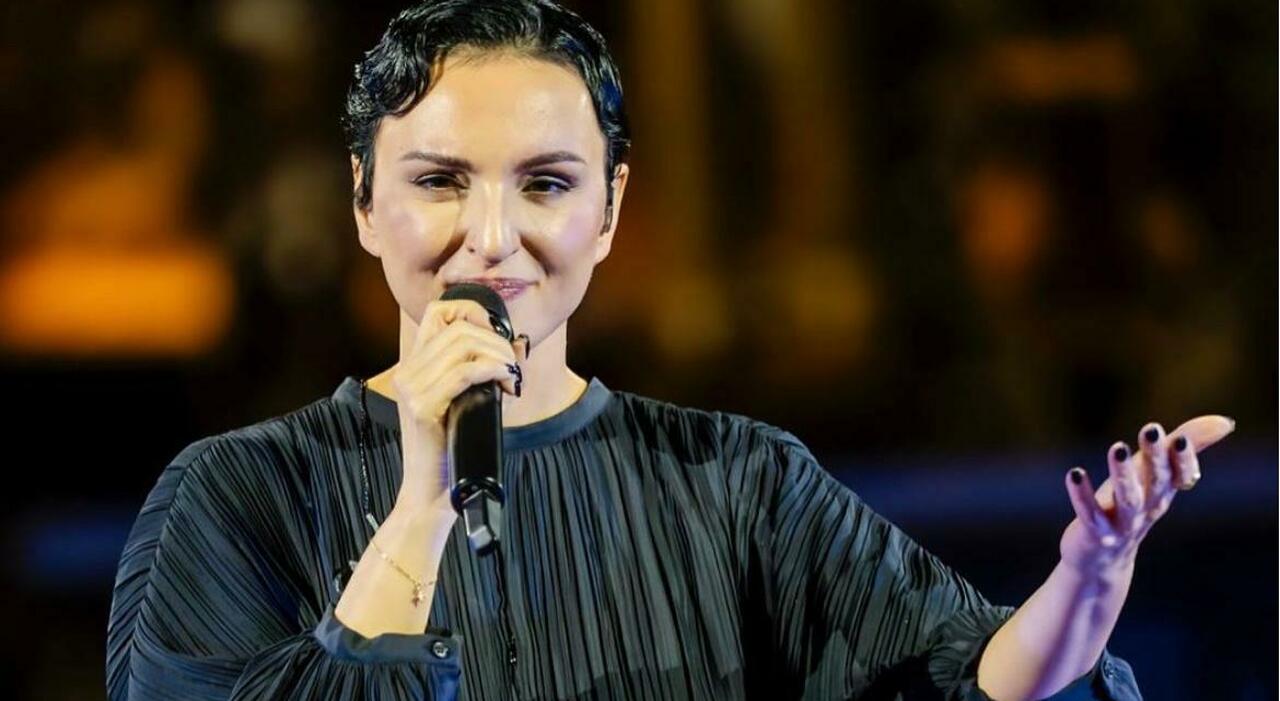 Arisa rompe i tabù sull’amore e sulle papabili colleghe amiche