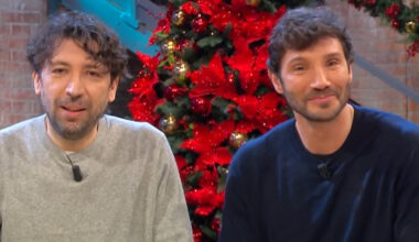 «Ora so quanto vale un “ti voglio bene” di un padre. Al debutto ad Affari Tuoi mi dicevano che ero troppo serio»