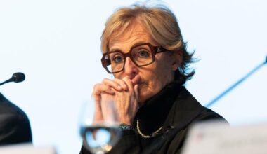 Crans-Montana, la beffa della legge in vigore da 86 minuti: cos&igrave; il Comune potrebbe salvarsi dalle accuse