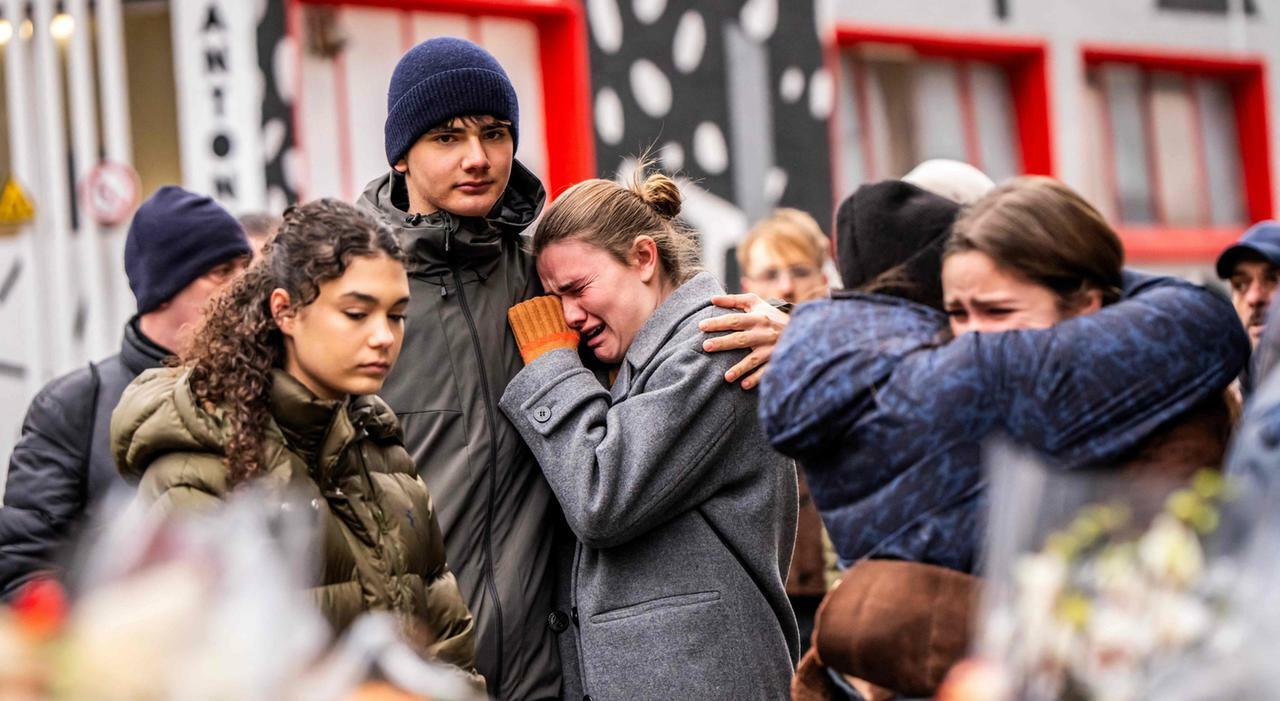 Crans-Montana, Elsa e Leonardo rientrano oggi in Italia. Caccia al farmaco per rigenerare la cute