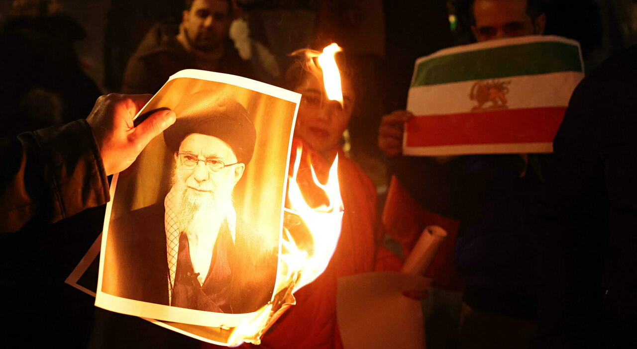 Iran, Reuters: «Possibile attacco Usa entro 24 ore». Farnesina: «Italiani che possono lascino il Paese» - Il Messaggero