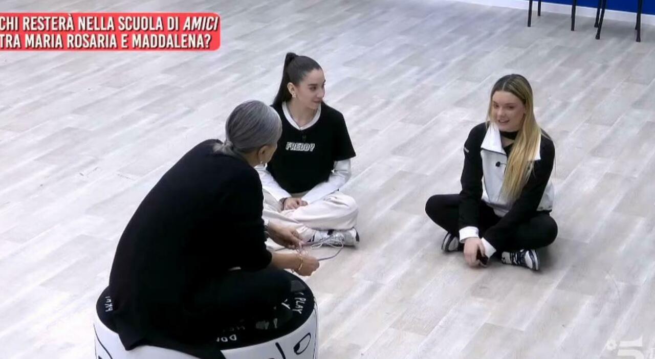 Amici 25, chi rischia l’addio? Maddalena o Maria Rosaria, Plasma in lacrime, Kiara sceglie Emanuel Lo