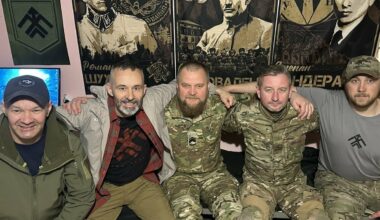 addestramento modello Nato e soldi dell'uomo d'affari Kozhemyako