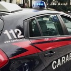 Precipita dal balcone di casa e muore