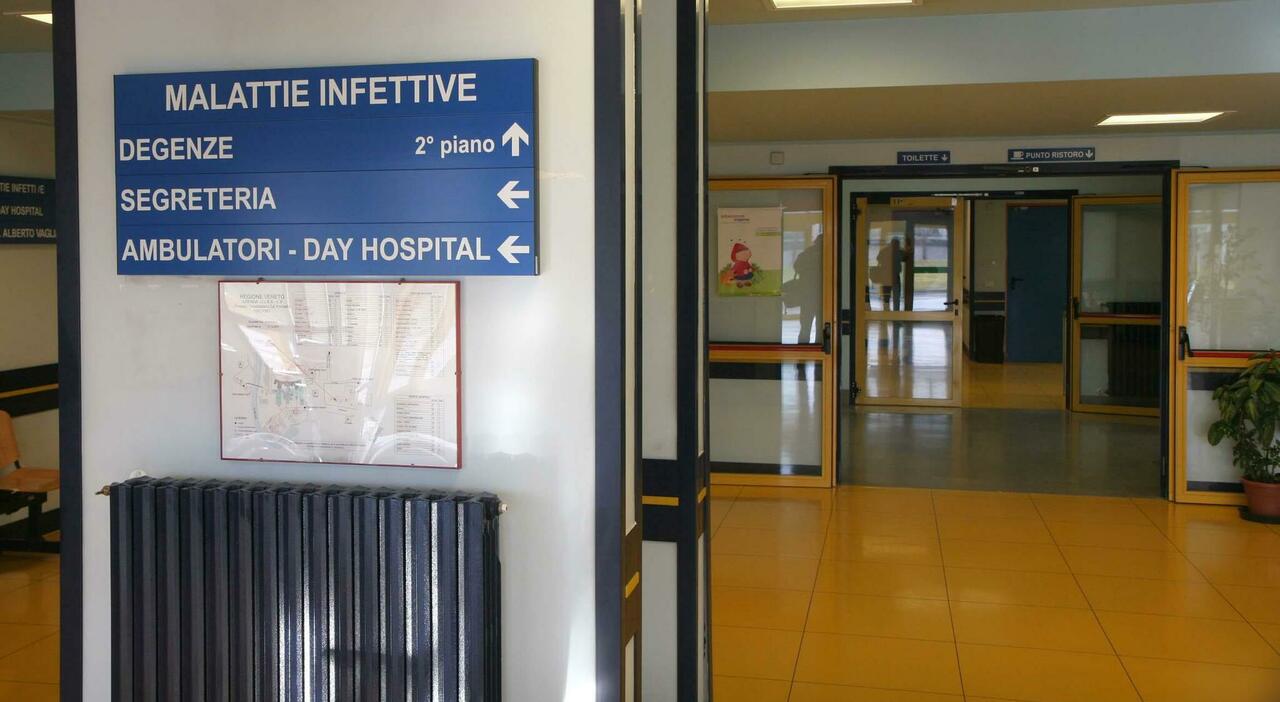 Meningite, 121 persone hanno avuto contatti con lo studente 16enne. Profilassi per 43 compagni e insegnanti, 20 amici e parenti e 23 'estranei'