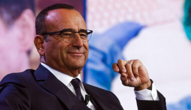Sanremo 2026, Carlo Conti annuncia i duetti al Tg1: ecco tutti i nomi