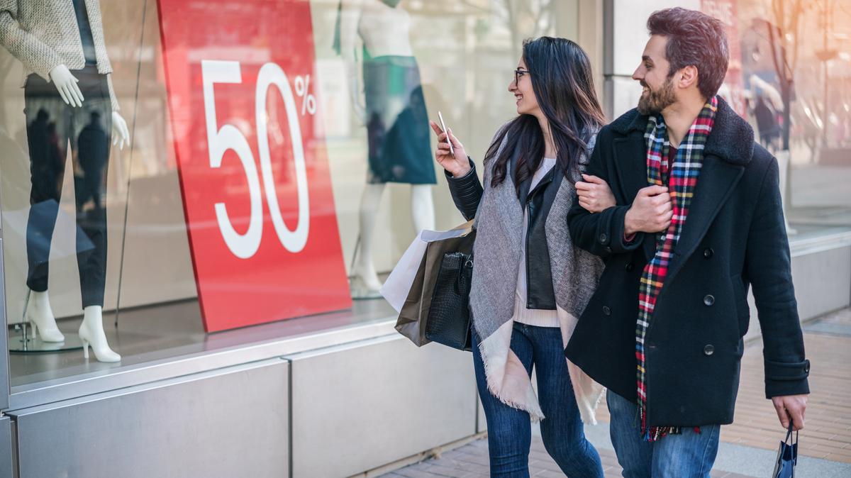 Saldi invernali 2026 a Milano e in Lombardia, quando iniziano? La data e le regole
