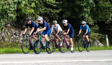 Pedalare in coppia anche fuori dai centri abitati. Cosa dice la nuova proposta sulla sicurezza dei ciclisti