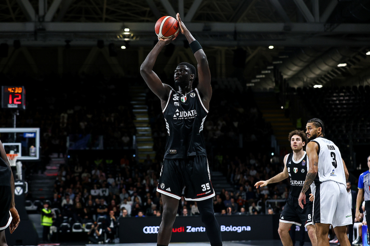 Virtus Bologna, Momo Diouf: “Il mio ritorno in campo? Questione di giorni. E sul rinnovo…”