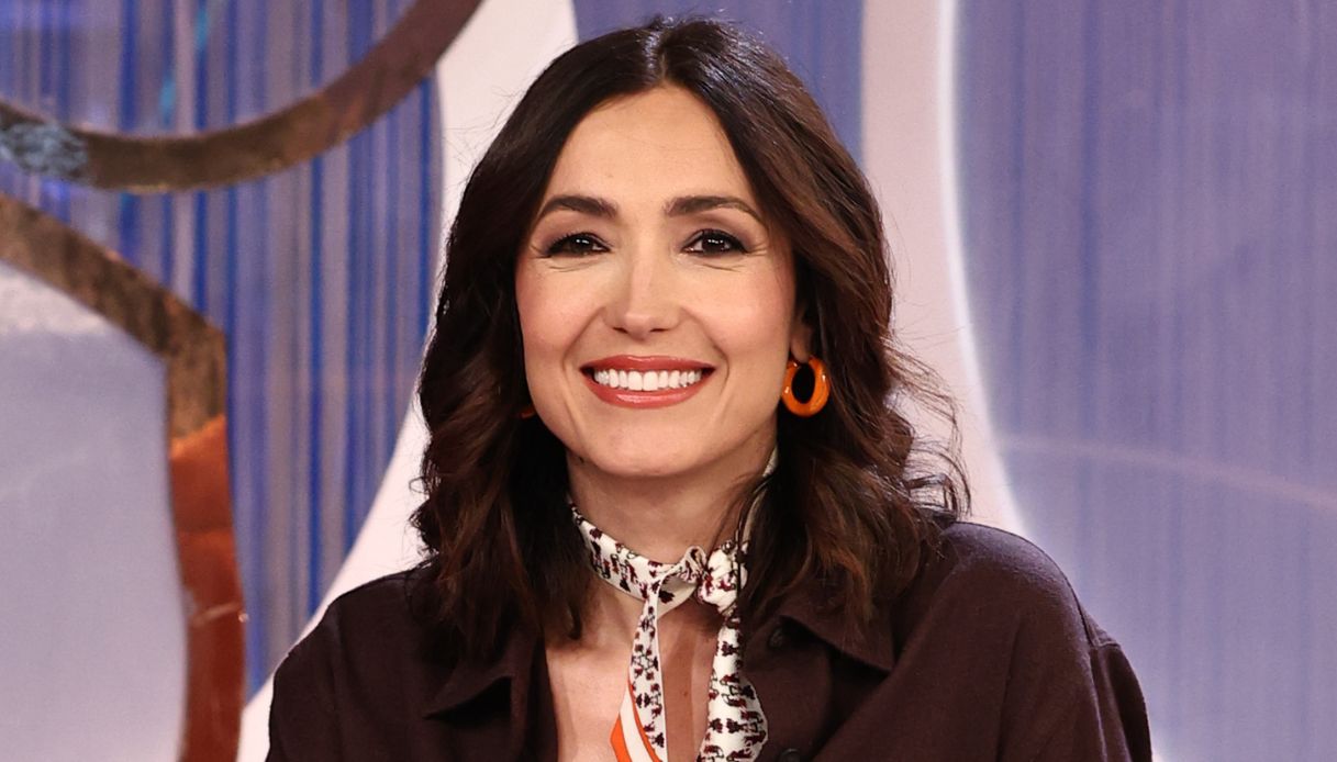 Caterina Balivo e i pronostici su Sanremo (8), Barbara Hary parla di Evelina e Vittorio Sgarbi (7)