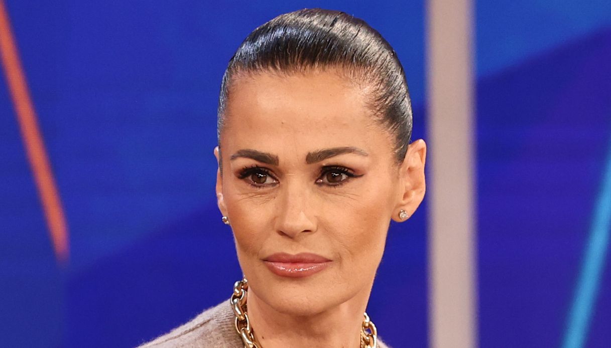 lo scontro tra Samantha De Grenet e il legale di Evelina Sgarbi (5), il rapporto di Brigitte Bardot con il figlio (6)