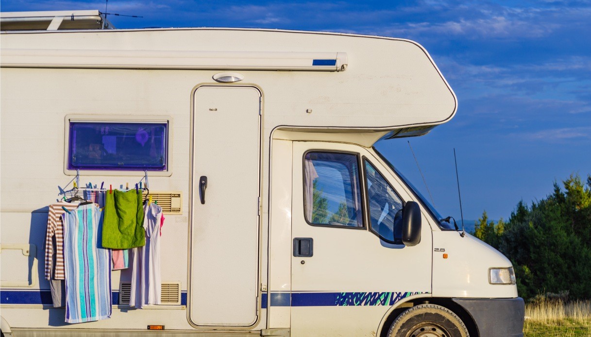 Camper in sosta libera, dove è permesso e come funziona