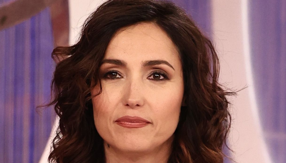 Caterina Balivo perde la pazienza su Romina (8) Bova-Arnera allo scoperto (7)