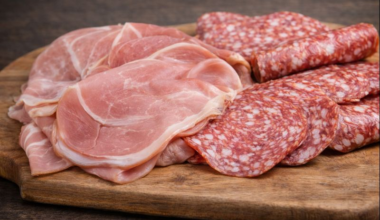 Prosciutto tra i cancerogeni tipo 1: rischio tumori confermato da Oms, Iarc e ricerche 2026