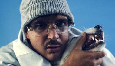 "Ci siamo evoluti discutendo con le forze dell’ordine, di quanto la politica non faccia un cazzo". Geolier ha sfornato il suo miglior album "Tutto è possibile": ecco come