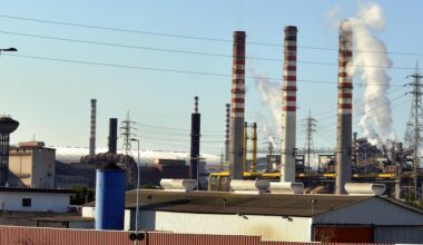 operaio muore precipitando dal quinto piano