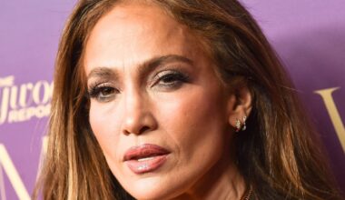 "Io vecchia e sempre nuda? Fareste lo stesso"