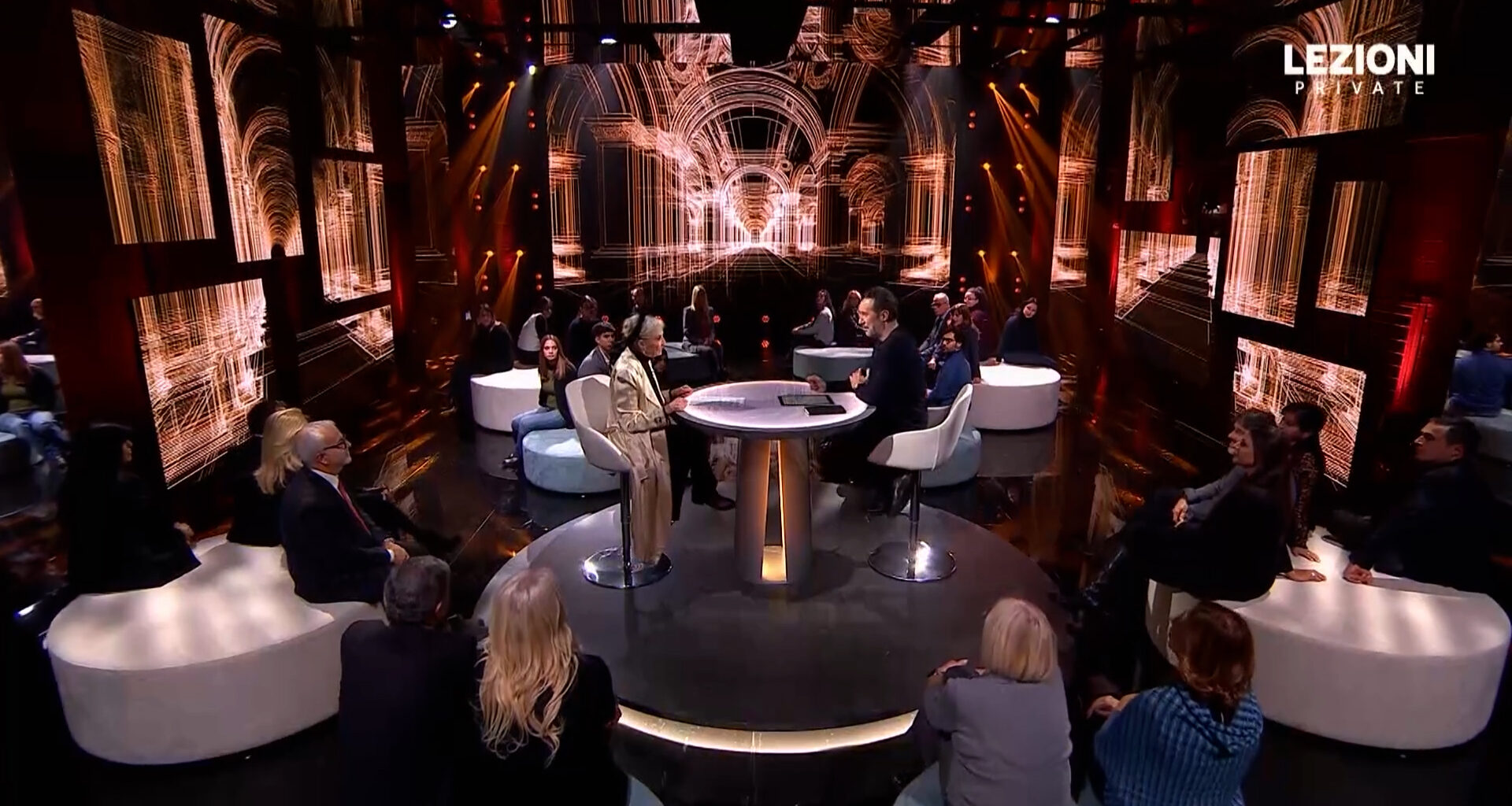 Barbara Alberti a Lezioni Private: "L'obbligo di mostrarsi felici è anti-rivoluzionario" | Nove