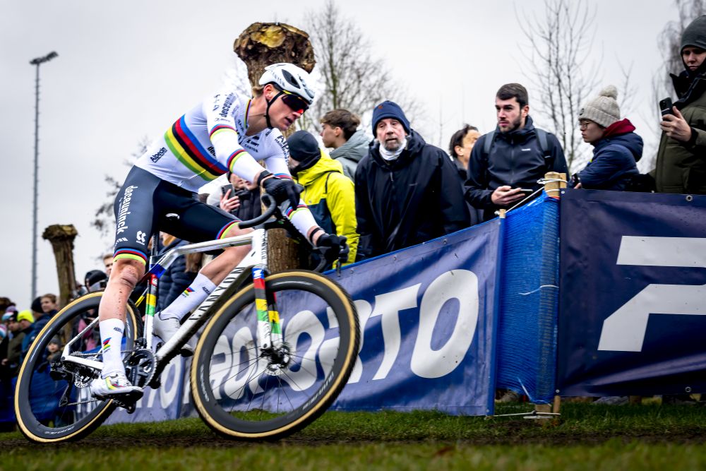 Quando corre Van der Poel nella Coppa del Mondo di ciclocross a Zonhoven: orario, programma, streaming