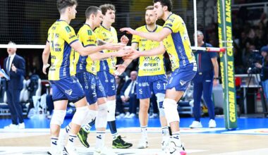 Modena Volley - Resto del Carlino - Valsa, una vittoria vecchio stile e tutto il PalaPanini si alza in piedi