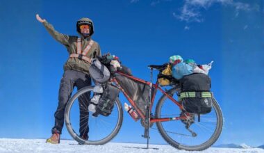Due anni in bici intorno al mondo: è tornata a casa