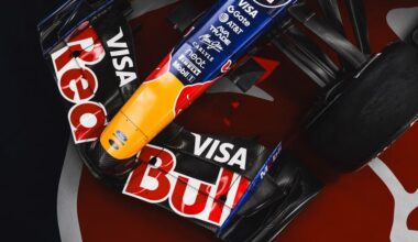 Red Bull, ecco la monoposto 2026 con una nuova livrea e il motore Ford