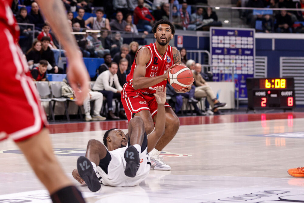 Milano soffre ma batte in volata Udine, Tortona sbanca anche Cantù