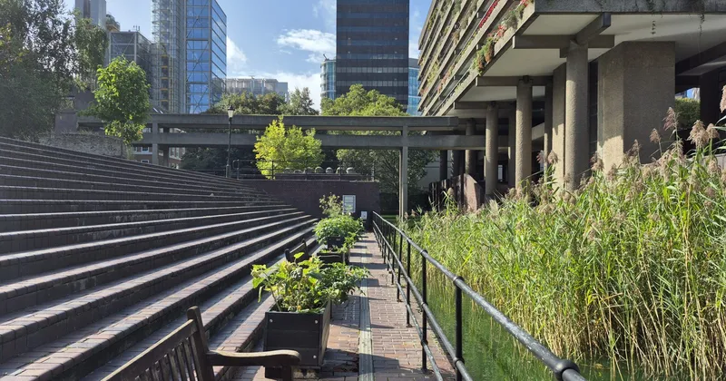 Un padiglione temporaneo per il London Festival of Architecture 2026