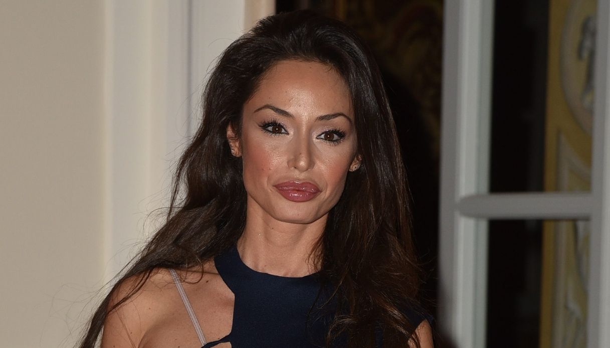 Raffaella Fico racconta il suo dolore: “Ho partorito un bimbo che non potrò stringere a me”