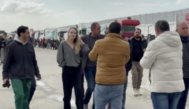 Angelina Jolie visita il valico di Rafah in Egitto, al confine con Gaza