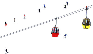 Montagne, neve e sci tra fotografia fine art e vivaci note pop