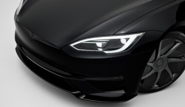 Elon Musk stacca la spina a due modelli di Tesla