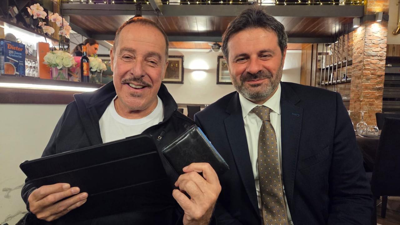 «Ho conosciuto Spiderman a Sassari»: Massimo Lopez racconta l’impresa del sindaco Mascia