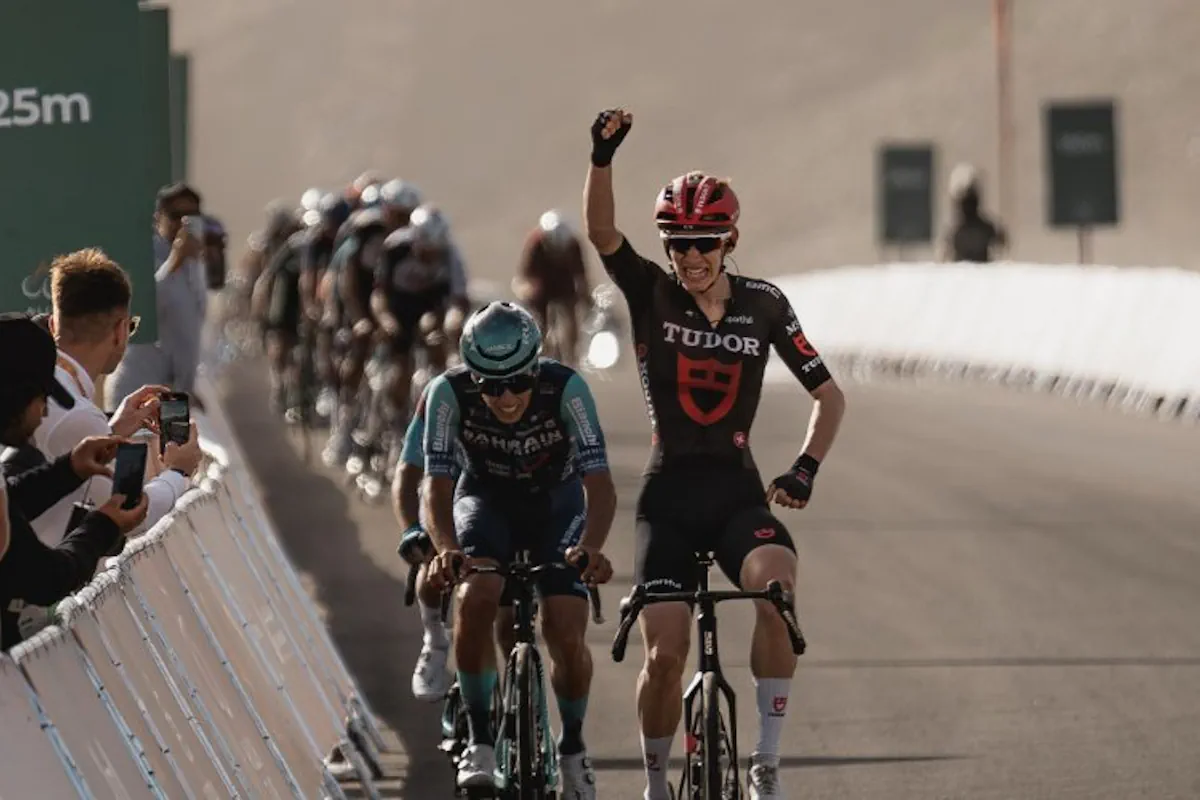 AlUla Tour 2026, Yannis Voisard si prende il primo arrivo in salita e la maglia di leader