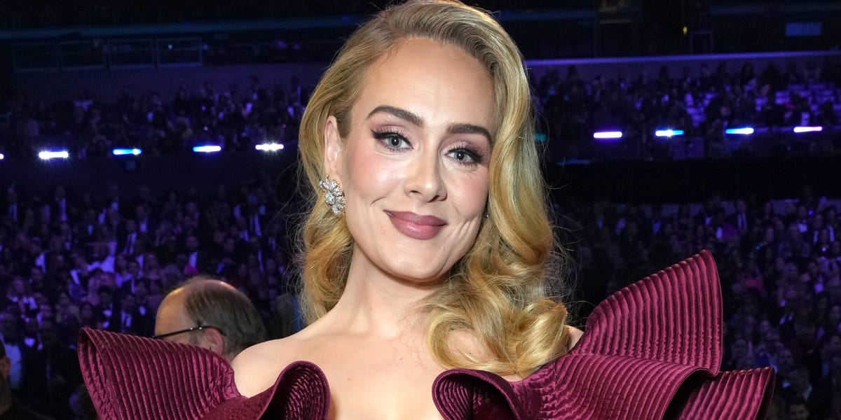 polo rossa e borsa Chanel