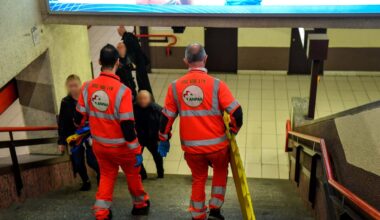 Finisce sotto un treno della metropolitana di Milano: gravissima