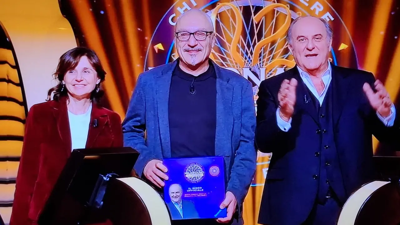 Andrea Panciroli di Barco di Bibbiano (Reggio Emilia) è il nuovo campione di 'Chi vuole essere milionario' (screenshot dai video pubblicati su Mediaset Infinity)