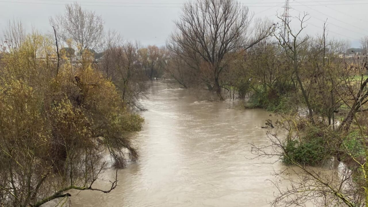 il fiume Aniene esondato a Tor Cervara e San Vittorino