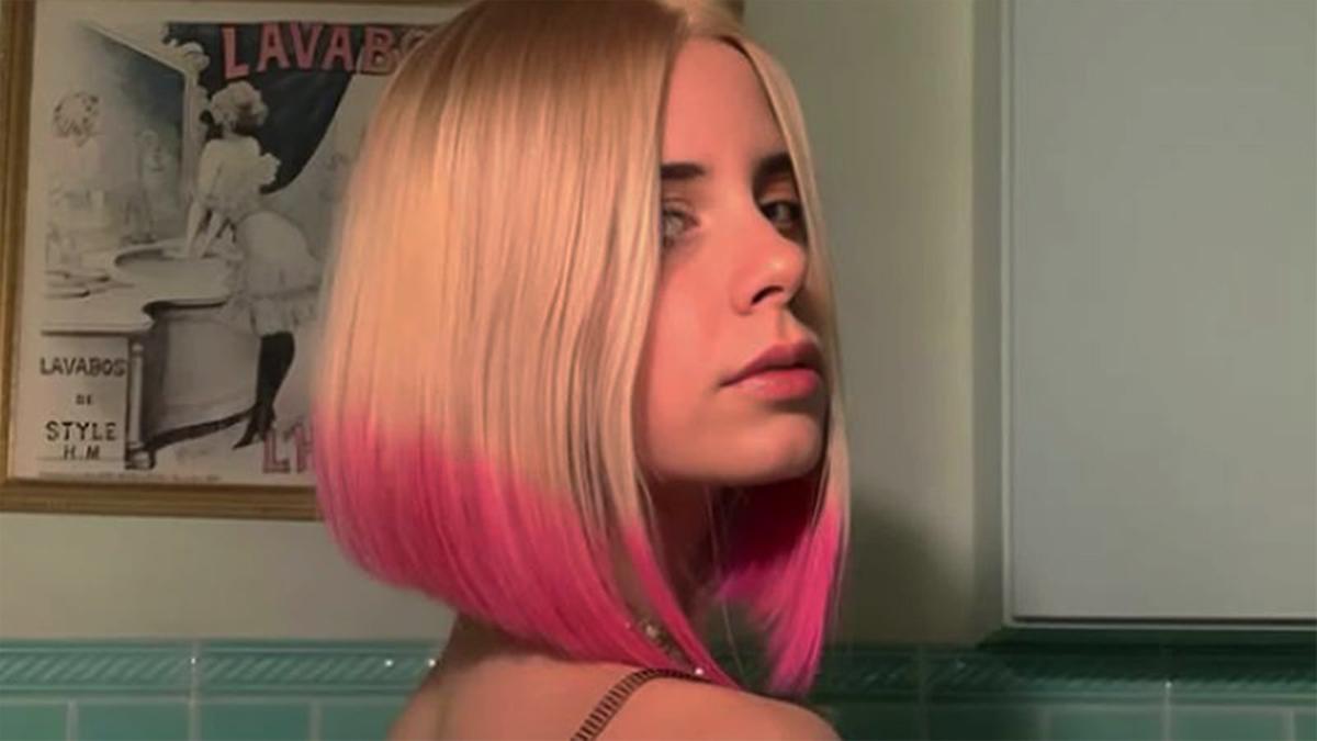 la lunga lettera d’addio, il cerotto a tappare la bocca e l’indizio (controverso) sui social