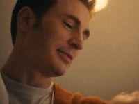 Avengers: Doomsday, le foto leaked di Chris Evans col Mjolnir dividono i fan: è Steve Rogers o un fake in AI?