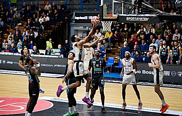 Sabato Dolomiti Energia Trentino ospita Vanoli Basket