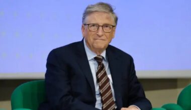 Bill Gates avverte sul rischio di armi biologiche generate dall'IA: "Non ha limiti, potrebbe superare l'uomo"