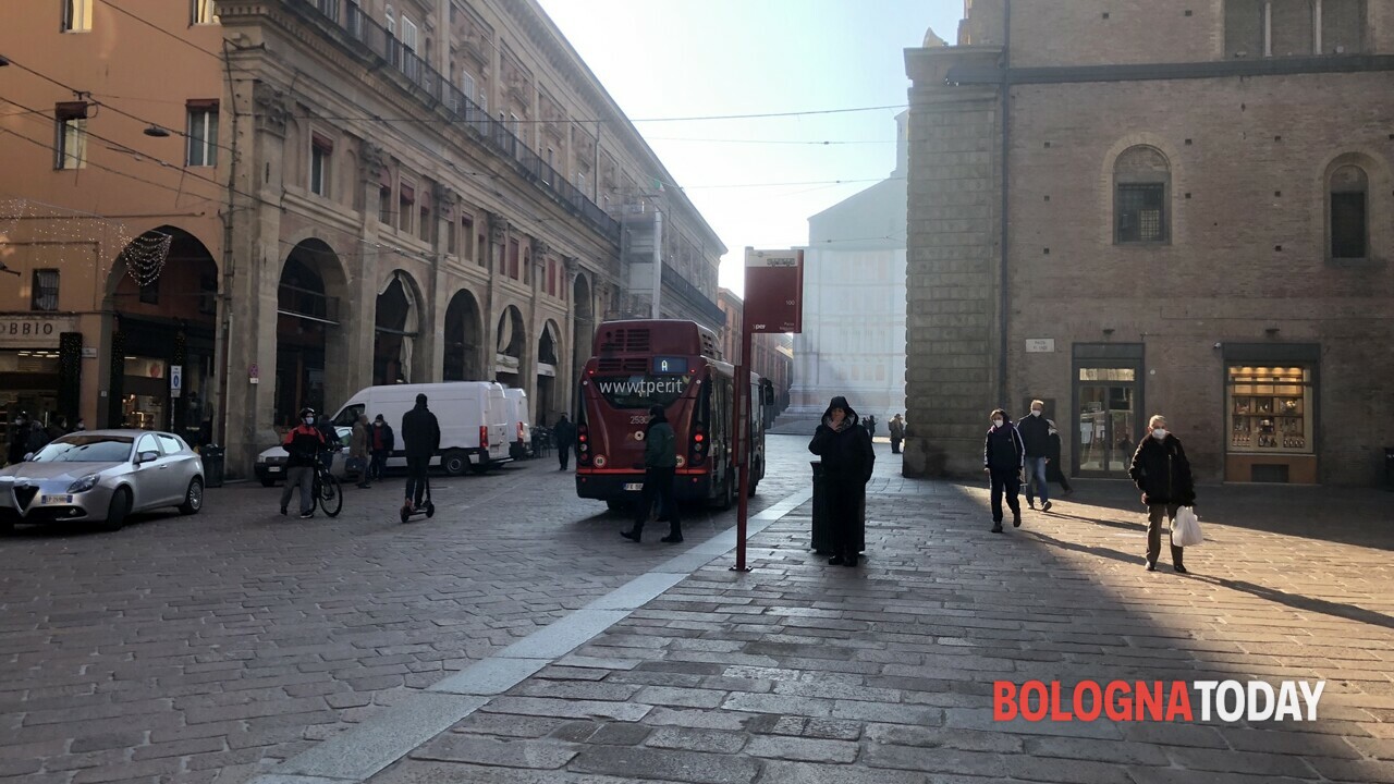 strade chiuse al traffico e bus deviati