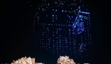 Uno spettacolo mozzafiato di droni per salutare il nuovo anno