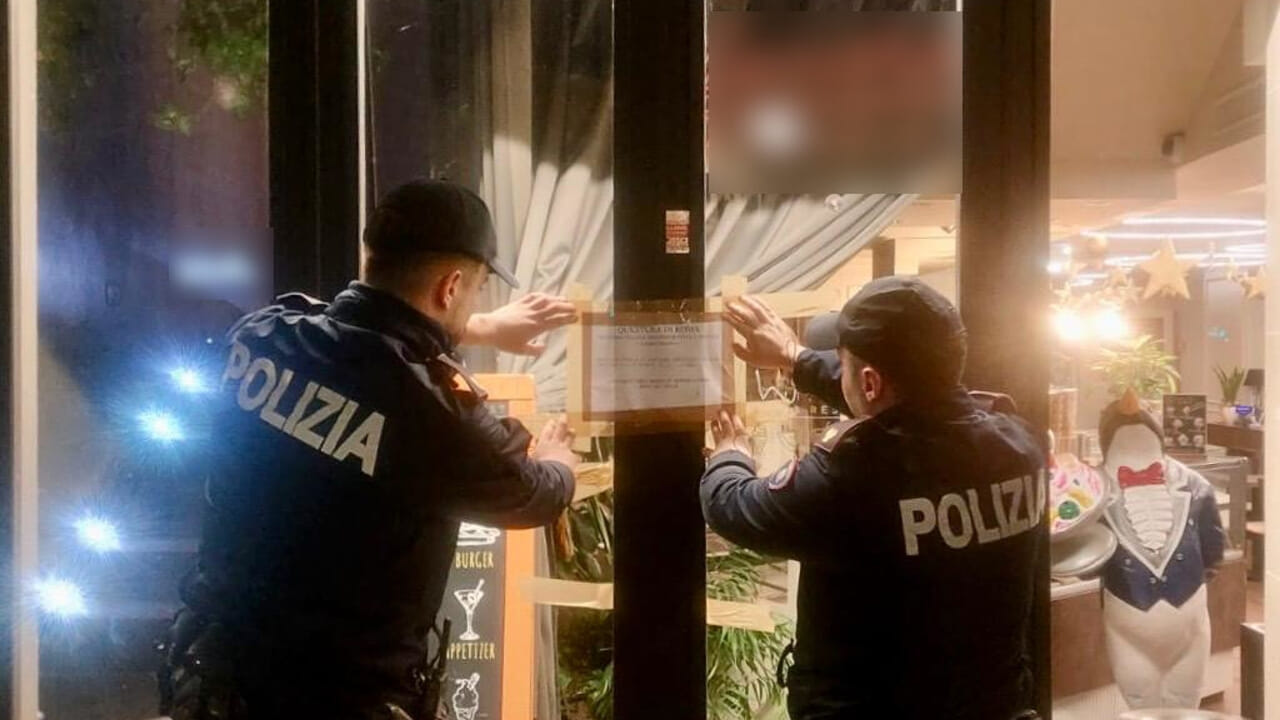 Uscite d'emergenza ostruite e misure antincendio carenti, sequestrati tre club a Piazza Barberini